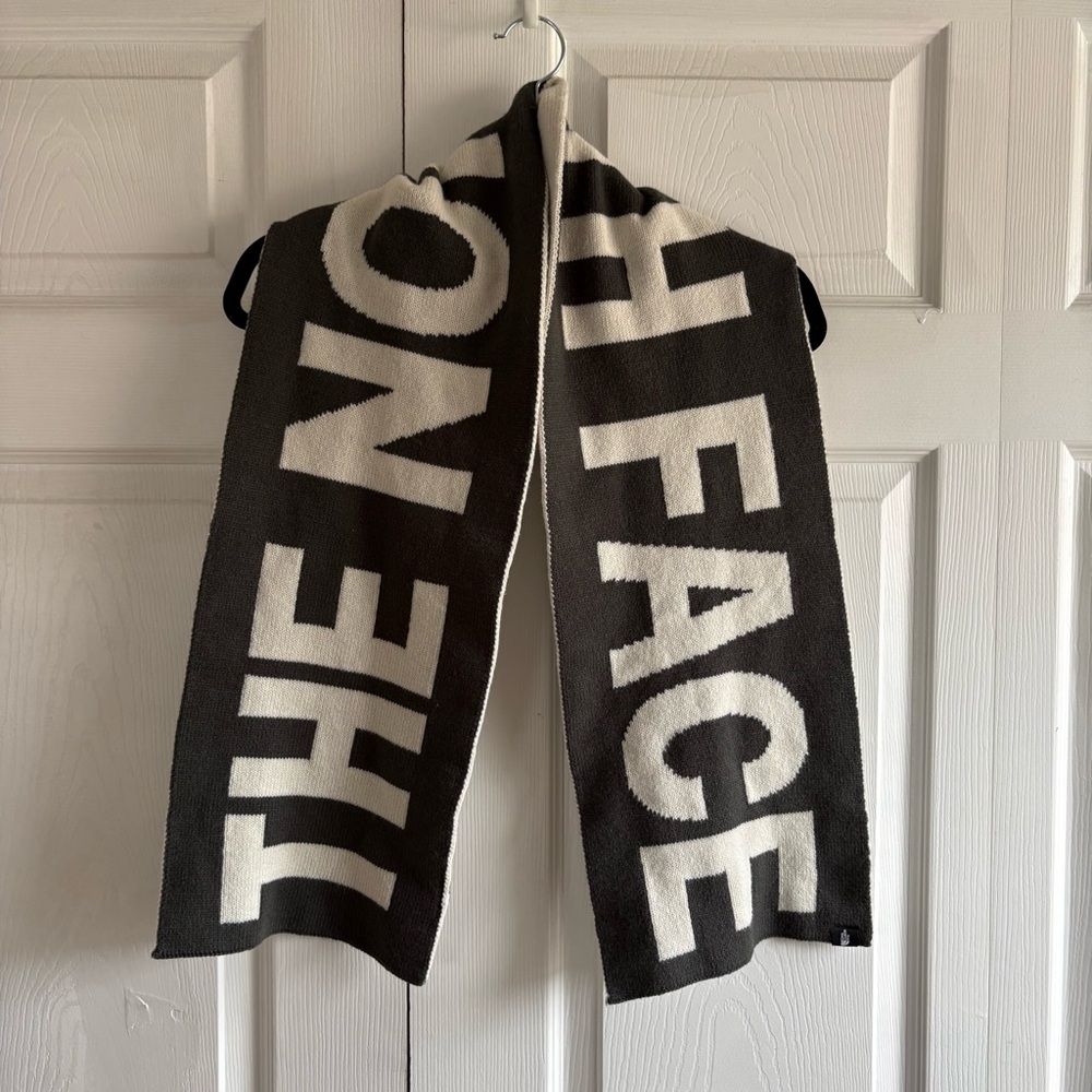 The North Face Black Grey White‎ Logo Scarf Men’s Hiking Wide Preppy Gorpcore
